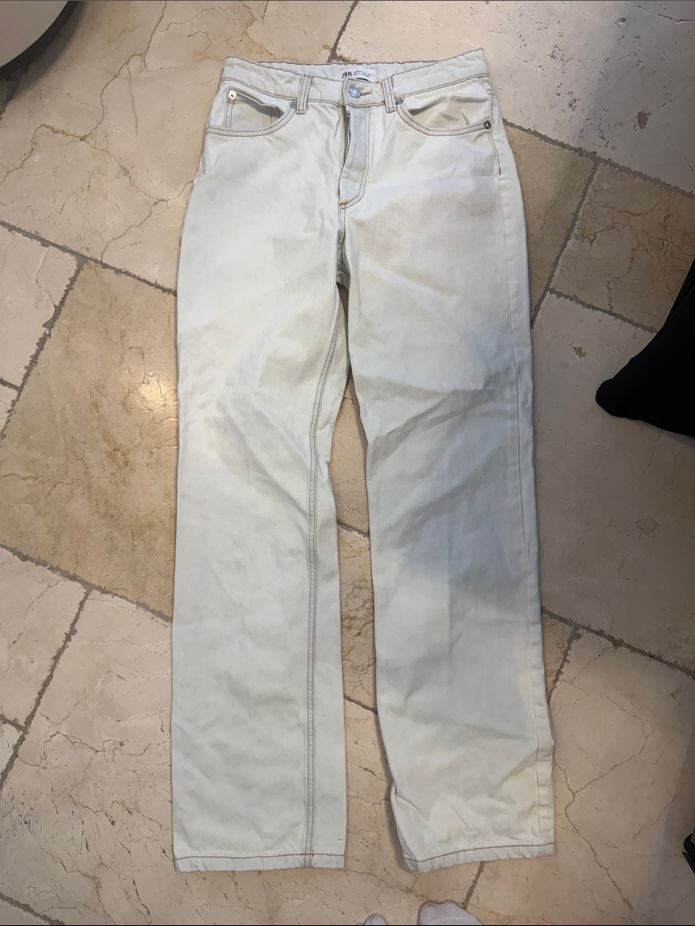 Zara Women Boyfriend Jeans in Light Cream